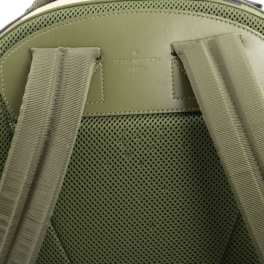 Louis Vuitton Backpack Motion — view 7