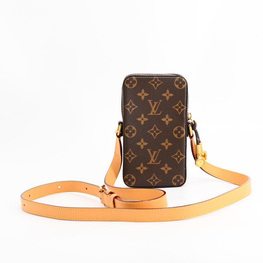 Louis Vuitton Shoulder Bag Music Player Wearable — view 3