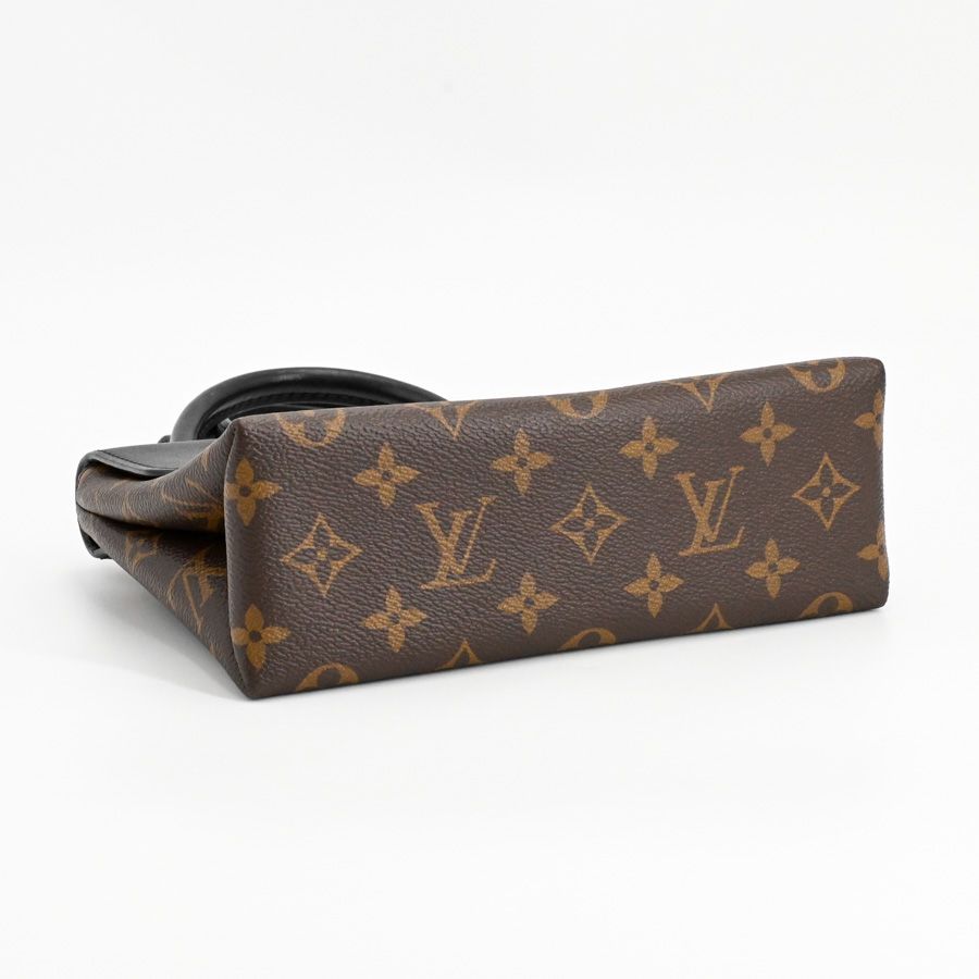 Louis Vuitton Handbag Locky BB — view 5
