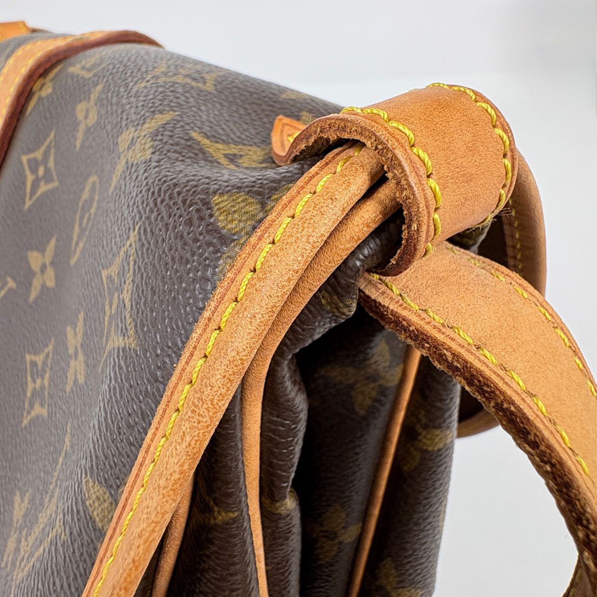Louis Vuitton Saumur 30 Shoulder Bag Monogram Brown — view 5
