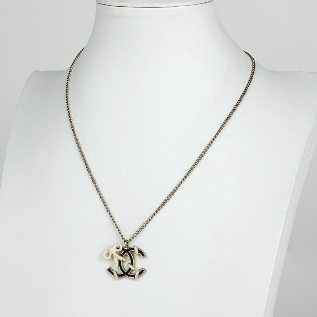 Chanel Necklace CC Logo Ribbon Gold Plated Black White — view 5