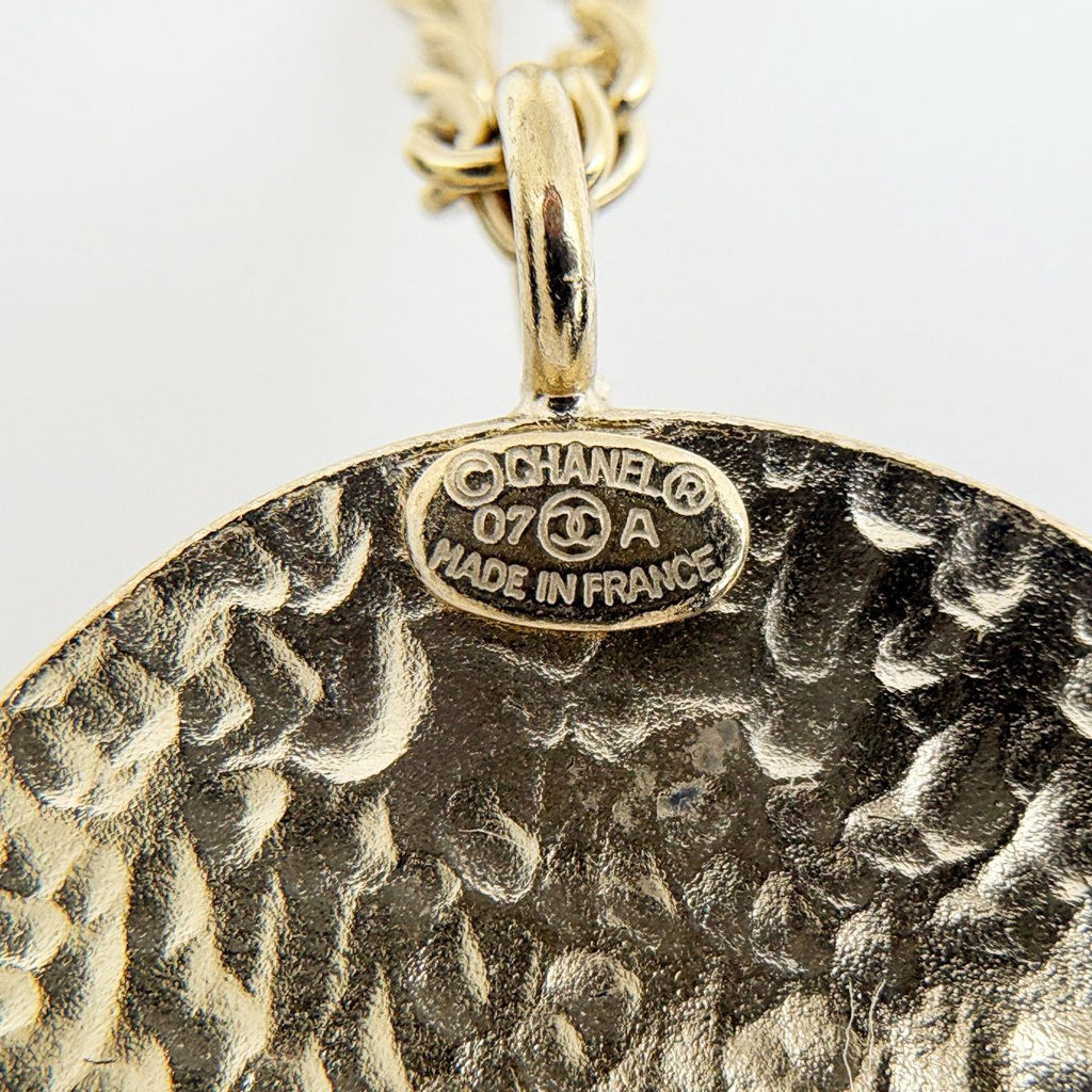 Chanel Necklace CC Logo Rhinestone Gold — view 6