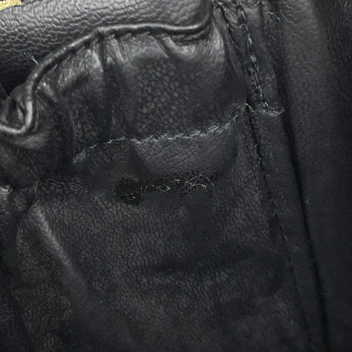 Chanel Makeup Pouch Bicolor CC Logo Vanity Leather Black — view 7