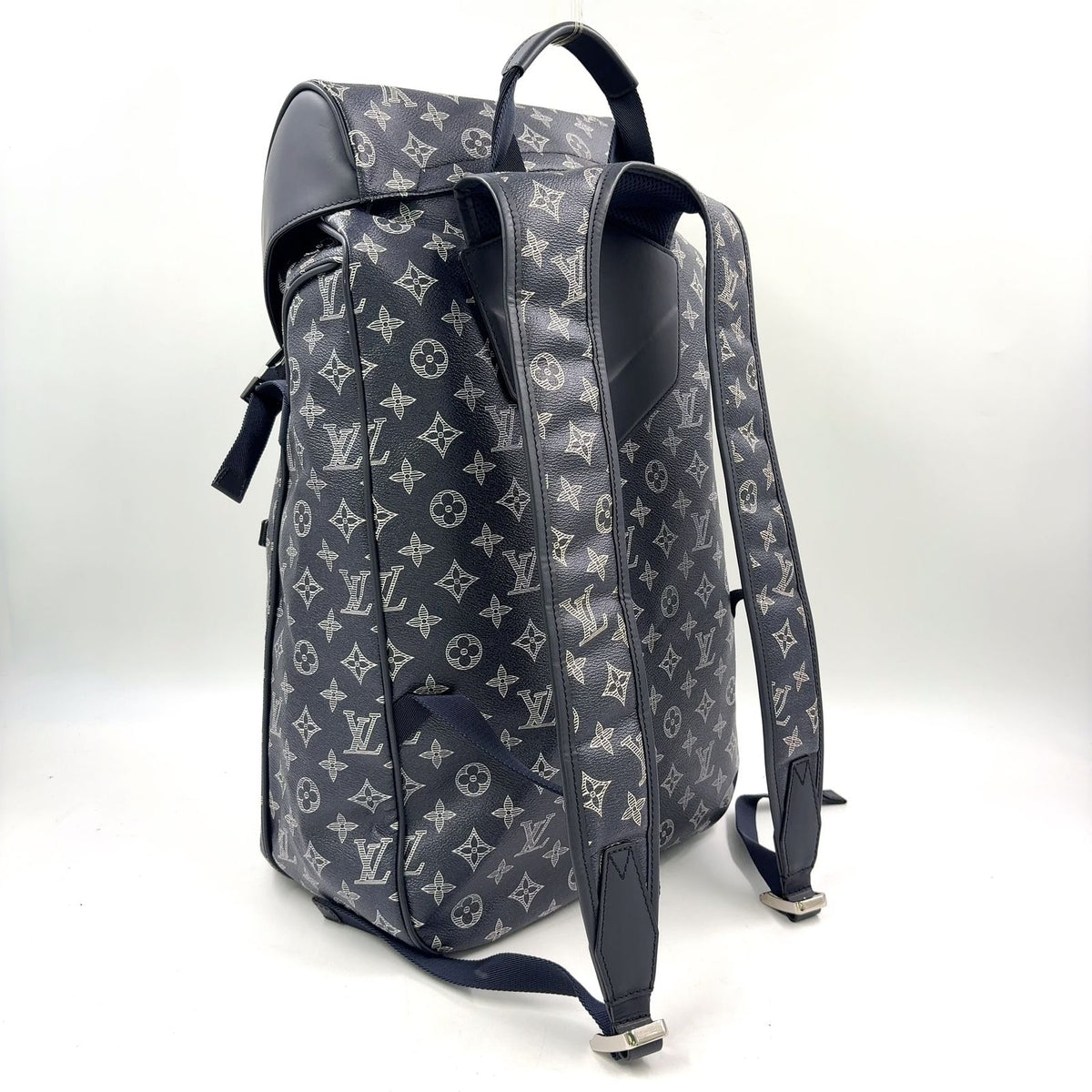 Louis Vuitton Chapman Collaboration Hiking Leather Navy Backpack Silver — view 2