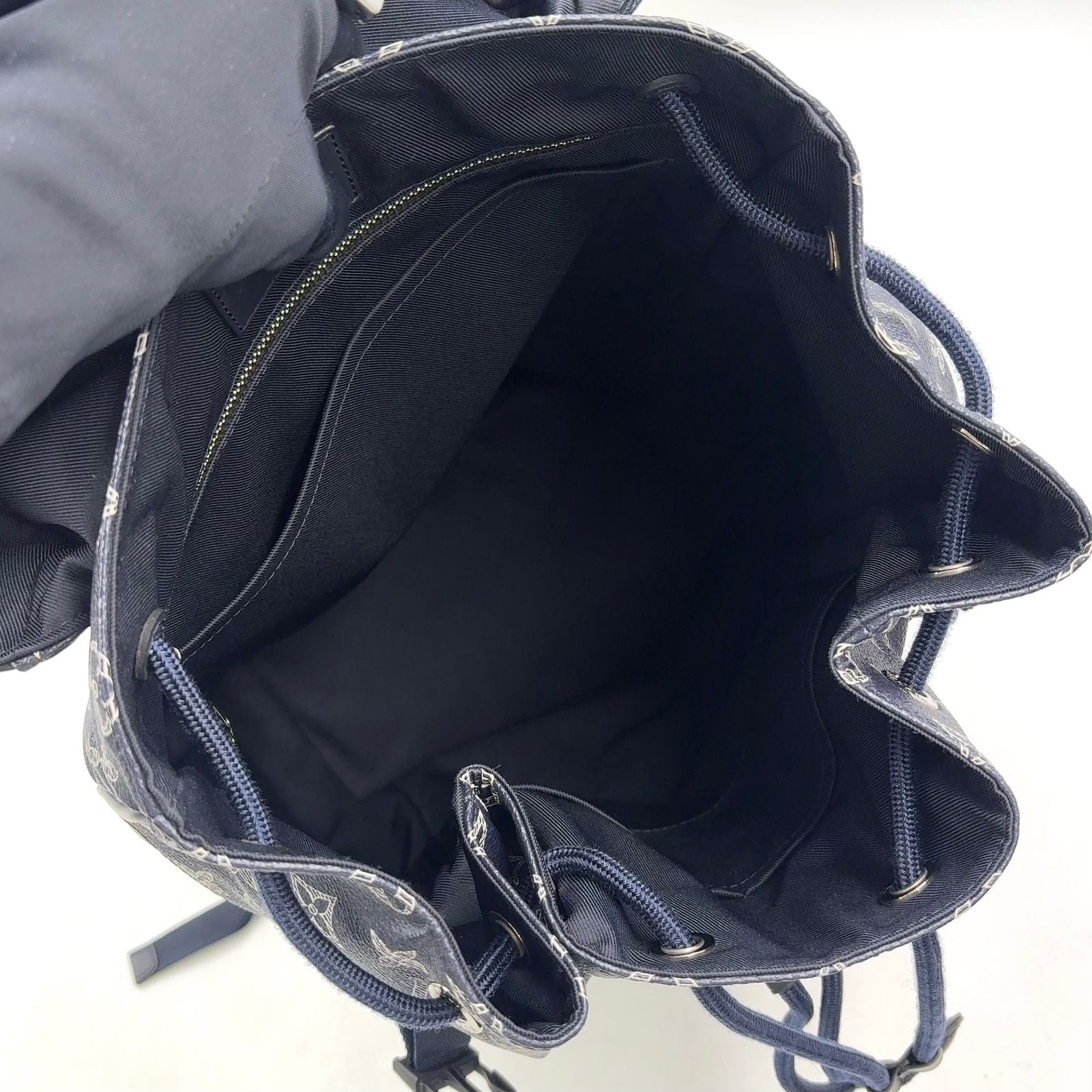 Louis Vuitton Chapman Collaboration Hiking Leather Navy Backpack Silver — view 3