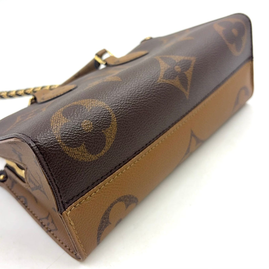 Louis Vuitton on the Go East West 2-Way Chain Shoulder Black Beige Handbag Gold — view 7