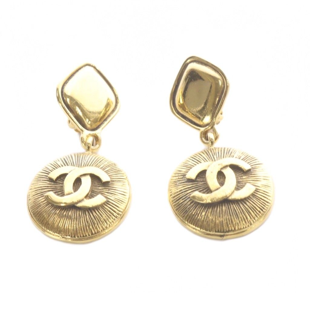Chanel CC Logo Swing Earrings Gold — view 5