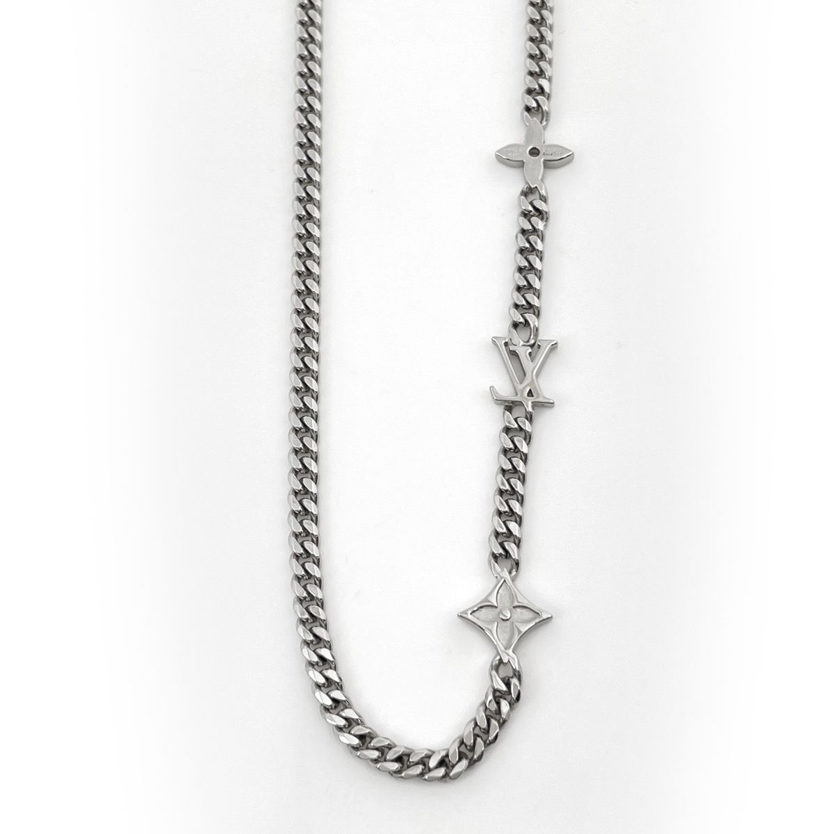 Louis Vuitton Monogram Low Necklace Metal Silver — view 2