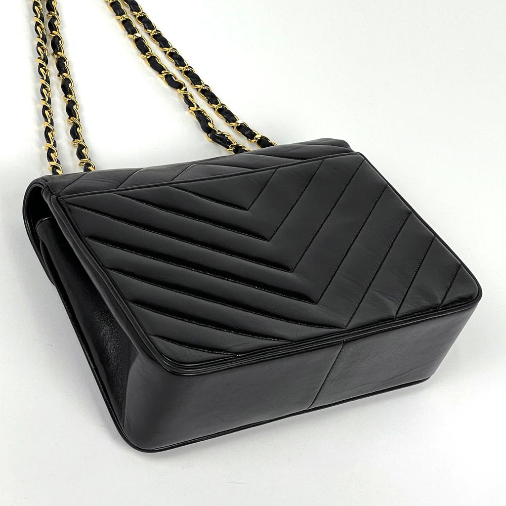 Chanel Shoulder Bag CC Logo V-stitch Mademoiselle Chevron Leather Black — view 2