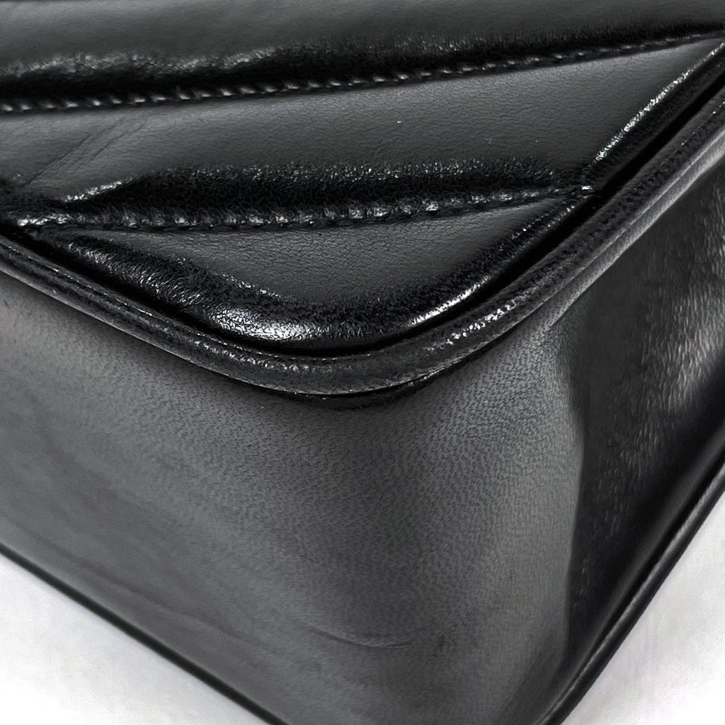 Chanel Shoulder Bag CC Logo V-stitch Mademoiselle Chevron Leather Black — view 3