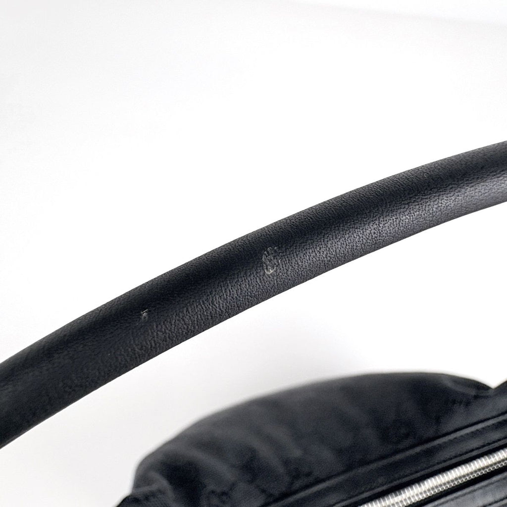 Gucci Shoulder Bag GG Pattern Canvas Black — view 6