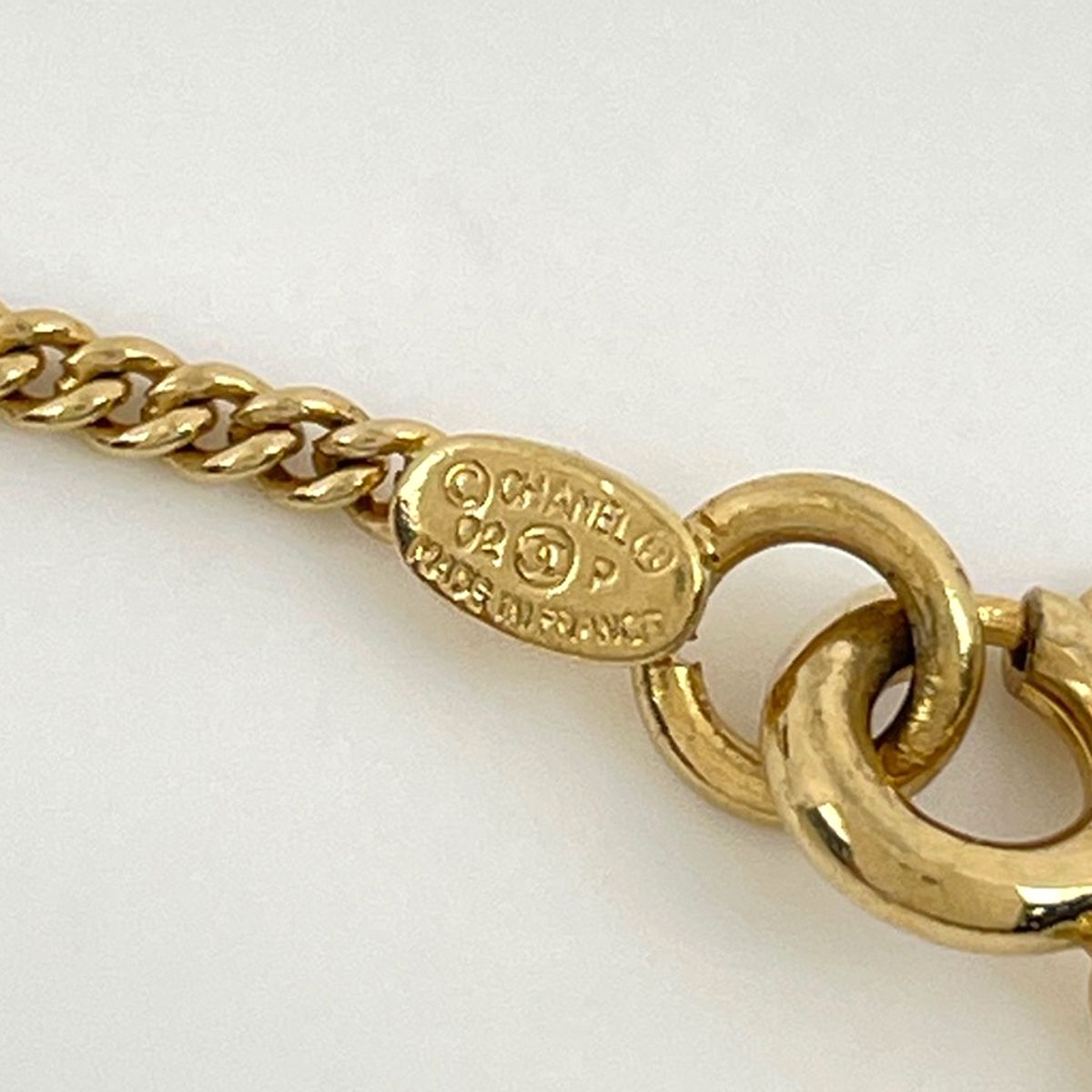Chanel Necklace CC Logo Rhinestone Gold Pink — view 4