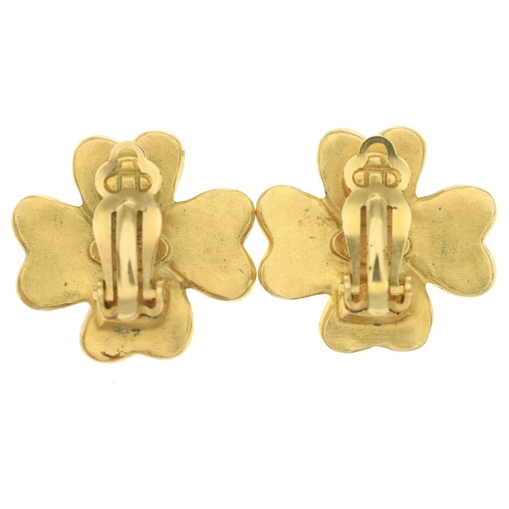 Chanel CC Logo Clover Earrings Gold — view 2