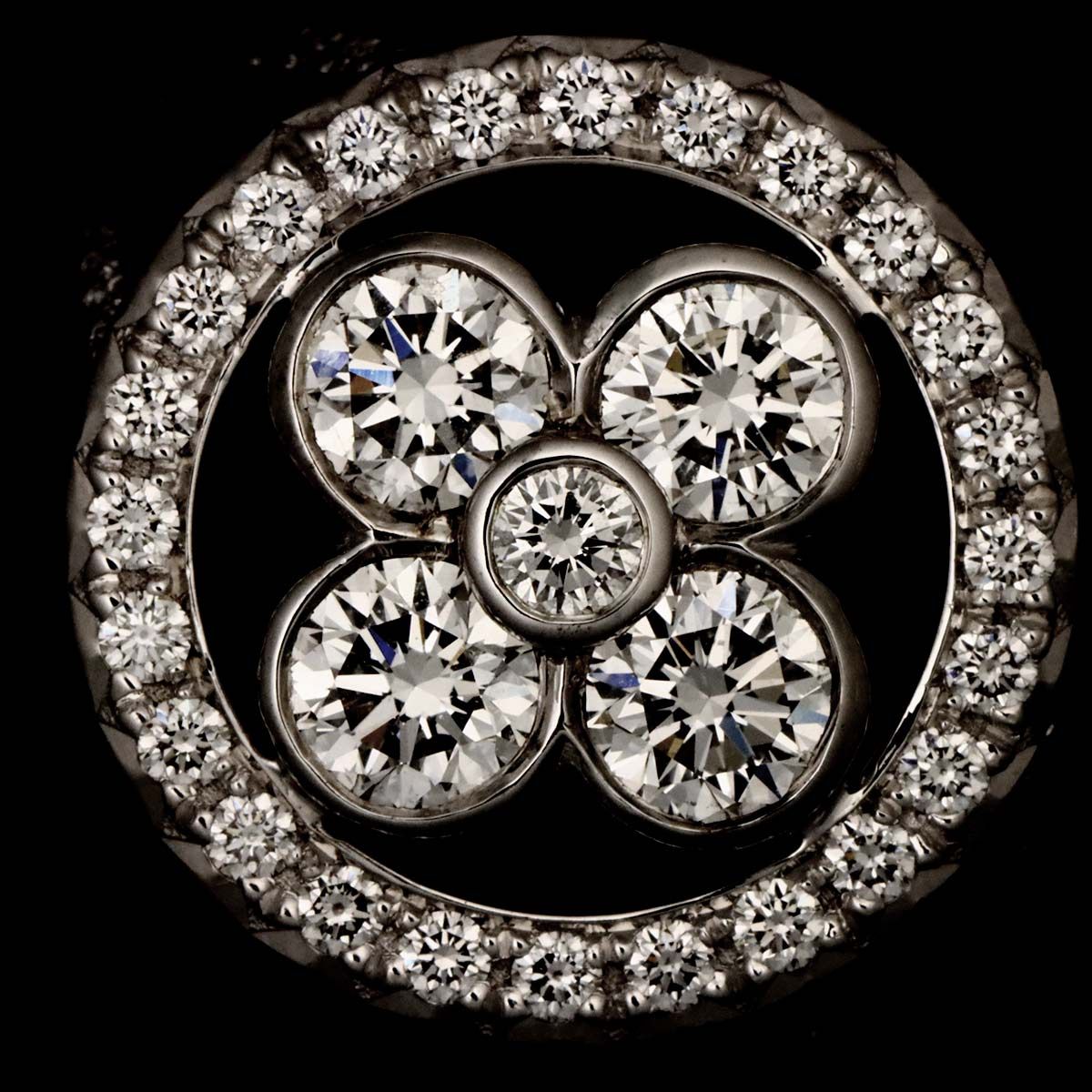 Louis Vuitton Bague Blossom GM 49 Ring Diamond 18k White Gold — view 7