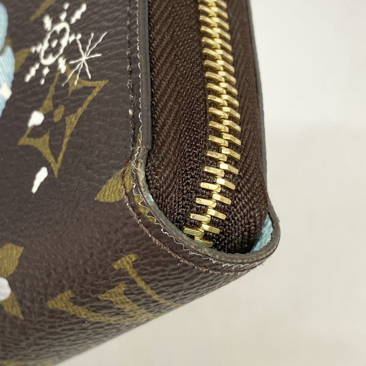 Louis Vuitton Wallet Monogram Zippy Vivienne Azur Frosted — view 5