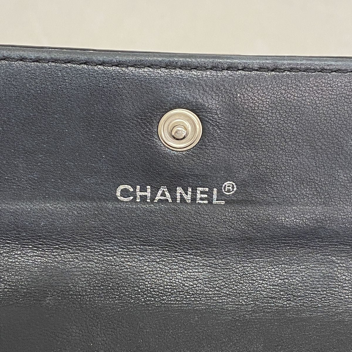 Chanel Coin Purse Choco Bar Patent Leather Black Silver — view 4