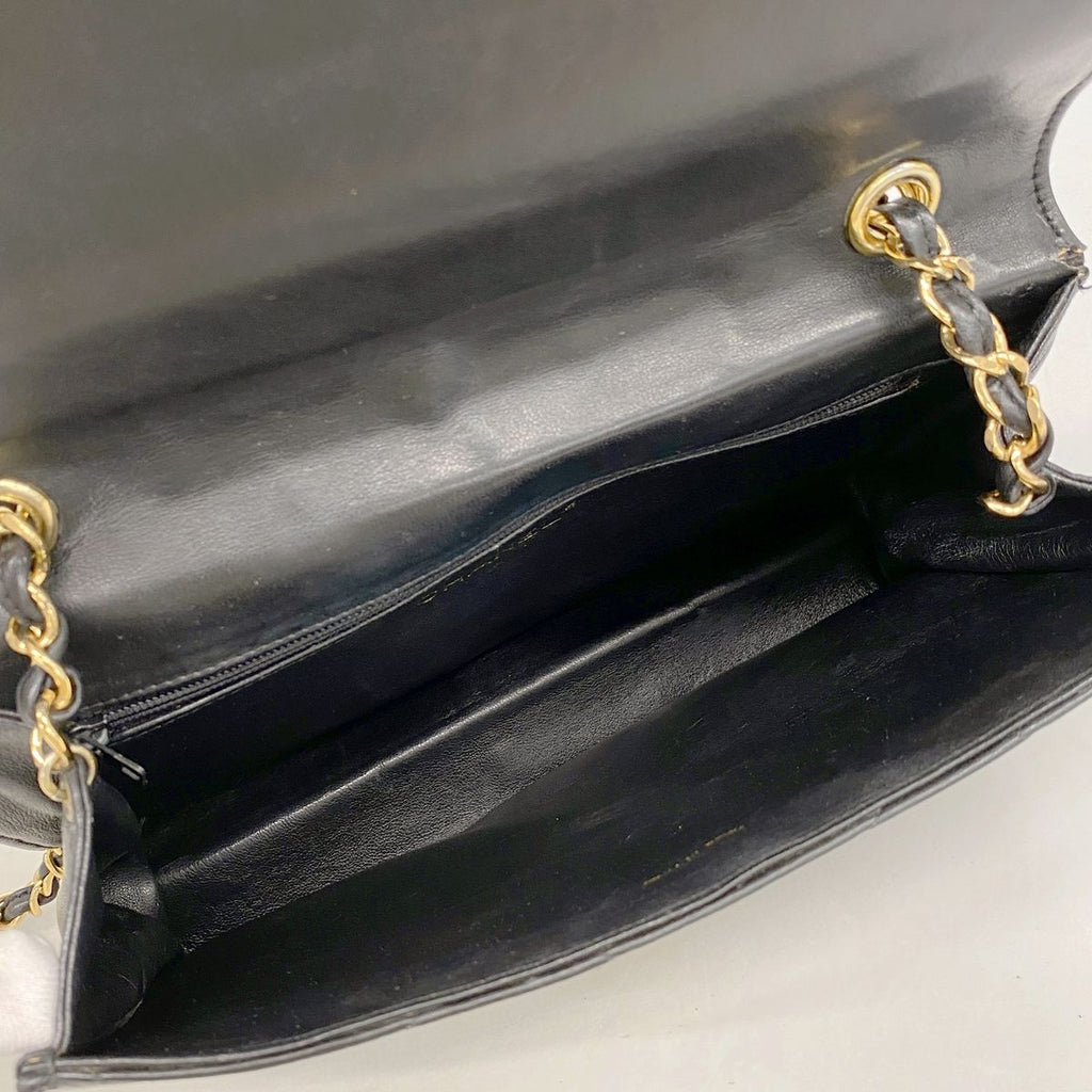 Chanel Shoulder Bag Quilted Lambskin Black Gold — view 4