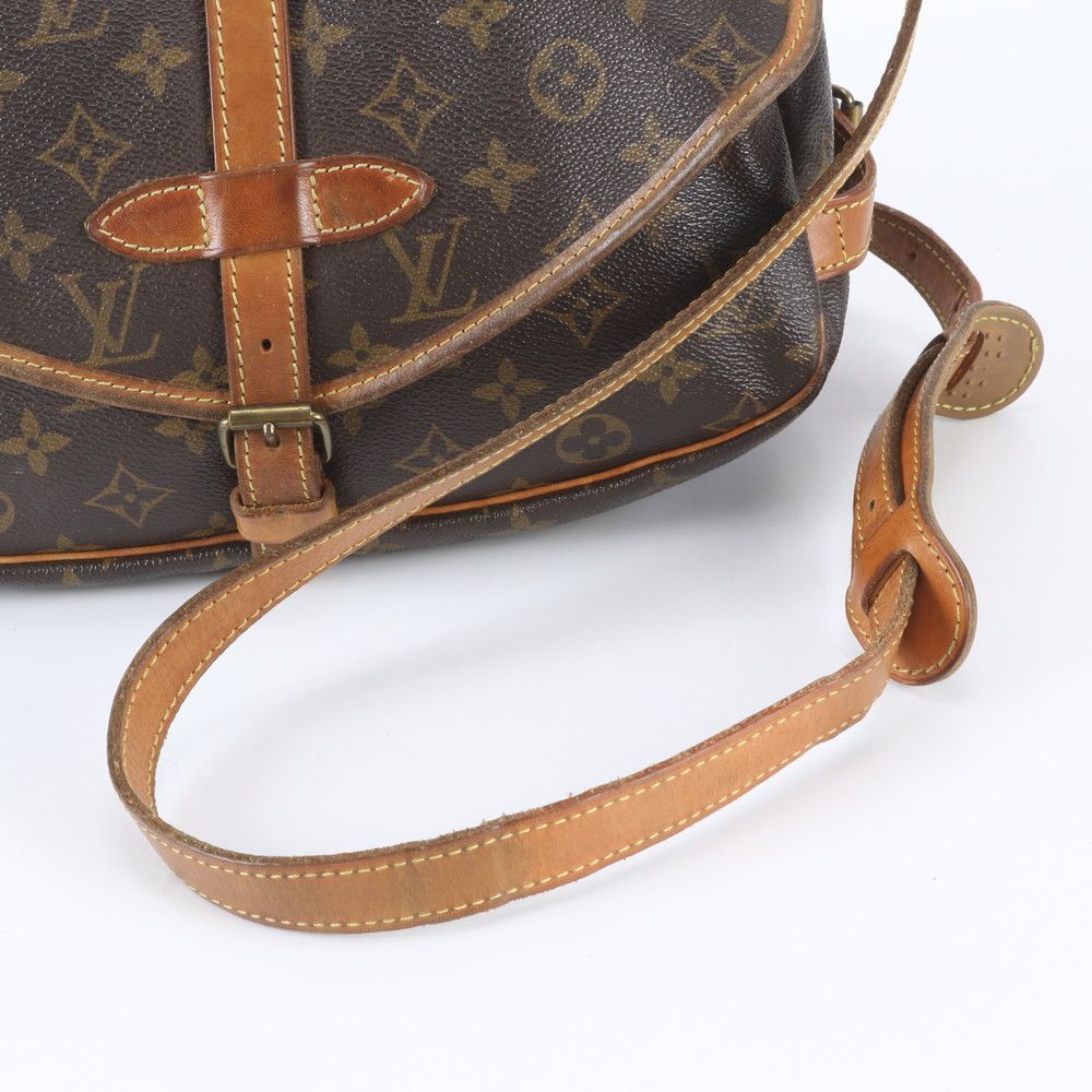 Louis Vuitton Monogram Saumur 30 Leather Shoulder Bag Crossbody Messenger — view 2