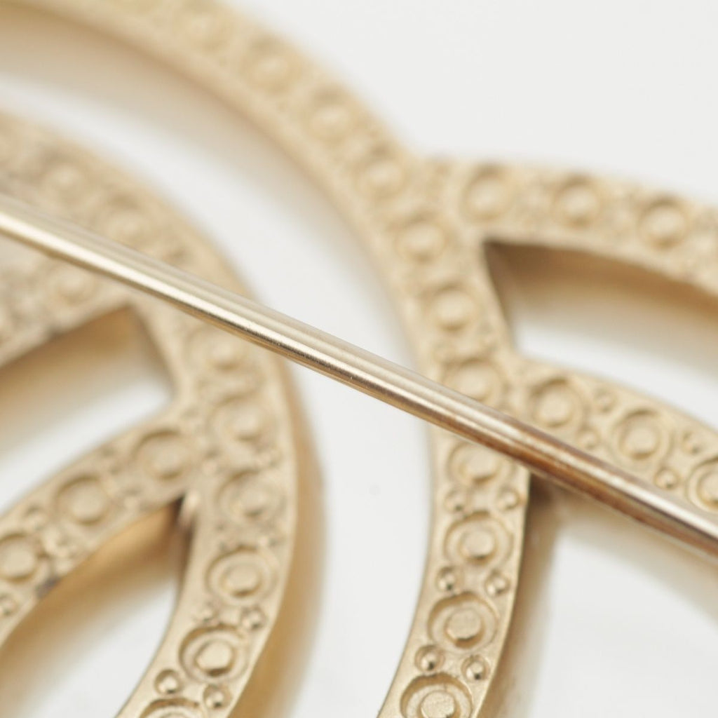 Chanel CC Logo Rhinestone Brooch Gold — view 7