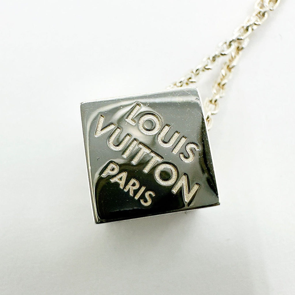 Louis Vuitton Necklace LV Cube Silver — view 5