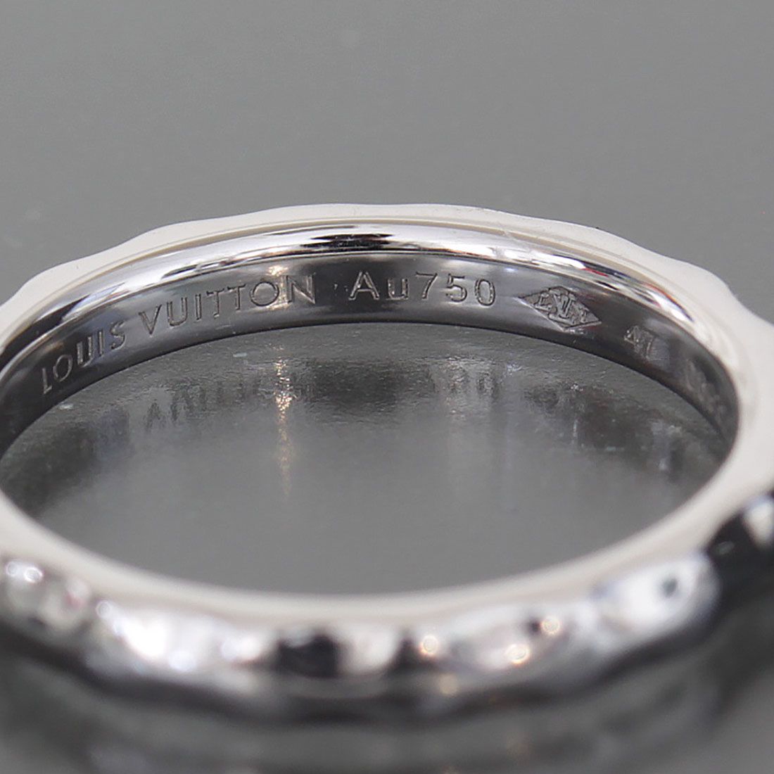 Louis Vuitton Diamond Ring Alliance Monogram 18k White Gold — view 3