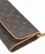 Louis Vuitton Shoulder Bag — view 7