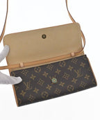 Louis Vuitton Shoulder Bag — view 4