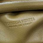 Bottega Veneta Shoulder Bag the Pouch Beige Leather — view 8