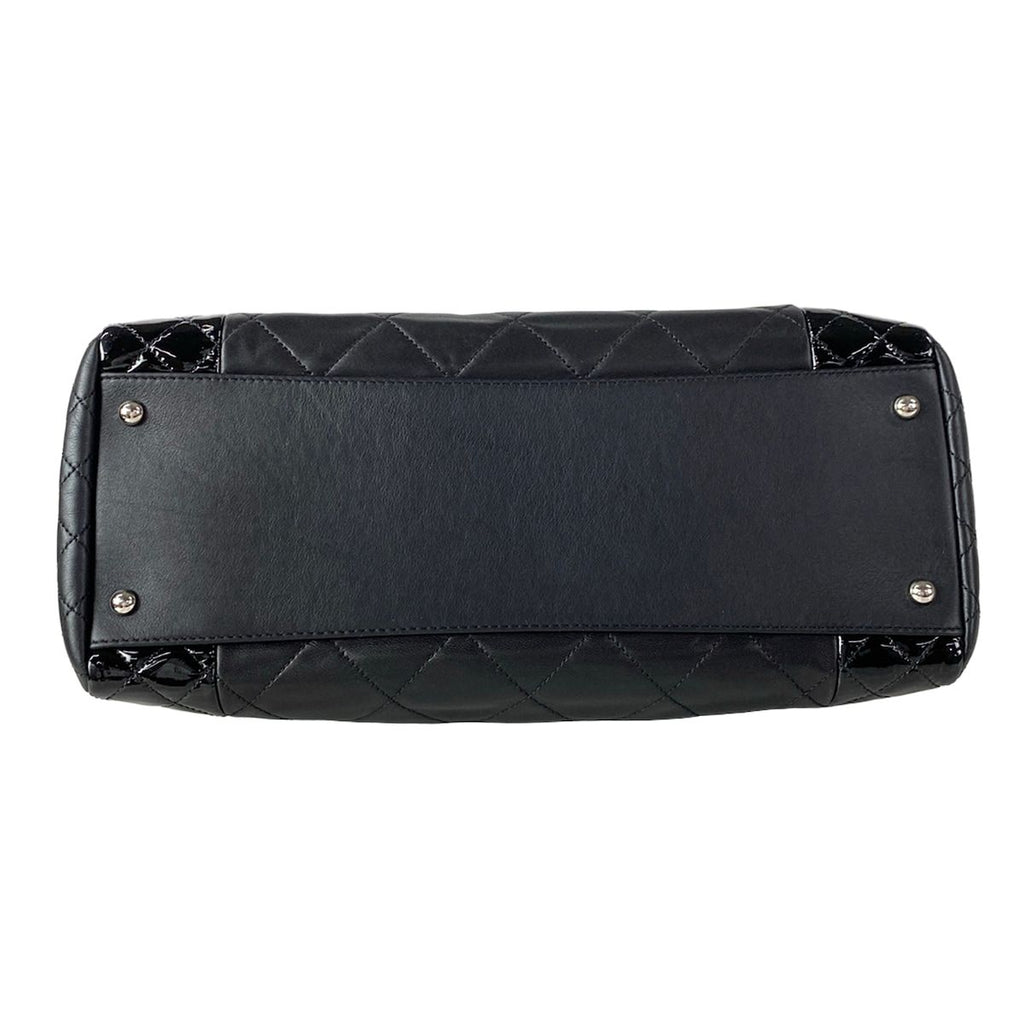 Chanel Tote Quilted Black Chain Silver Coco Charm Leather Lambskin — view 5