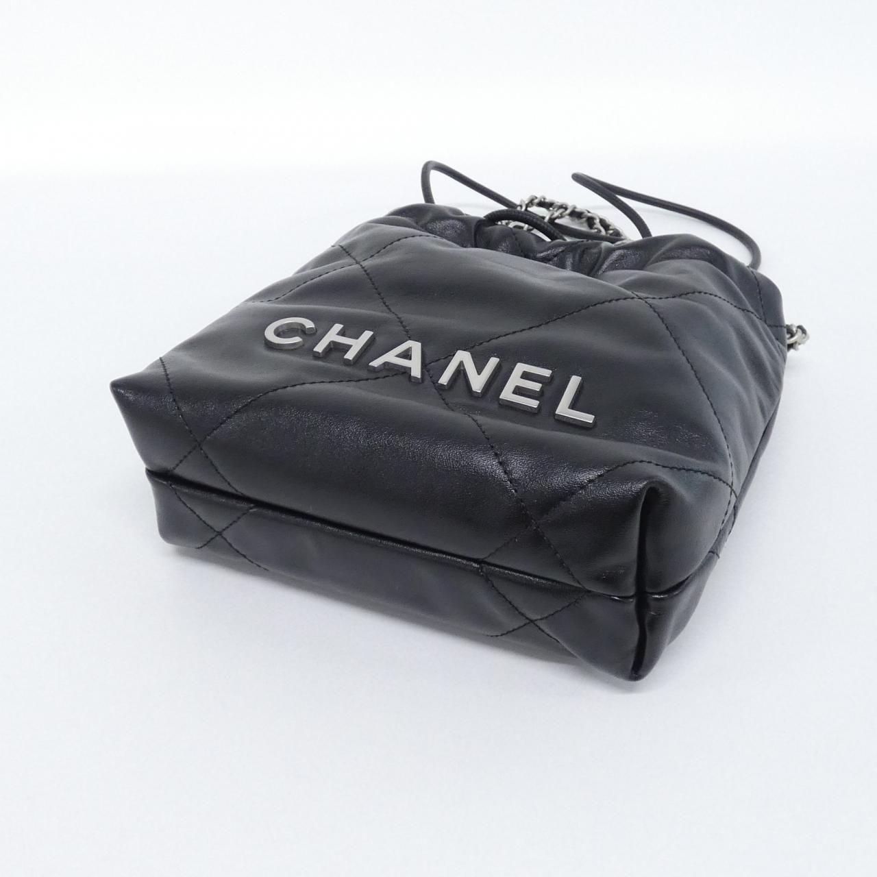 Chanel 22 Line Bag — view 3