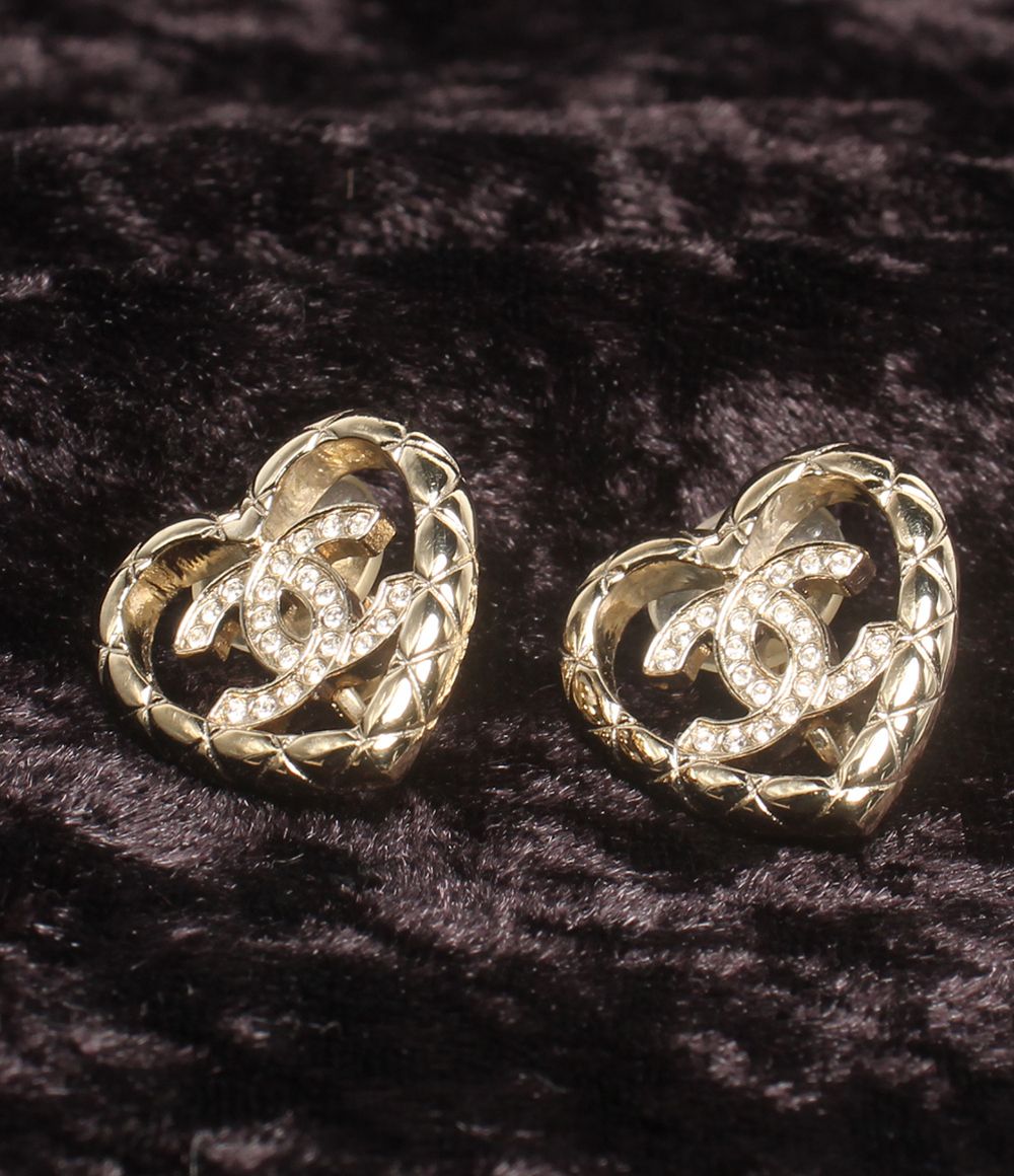 Chanel Earrings CC Logo Heart Motif — view 8