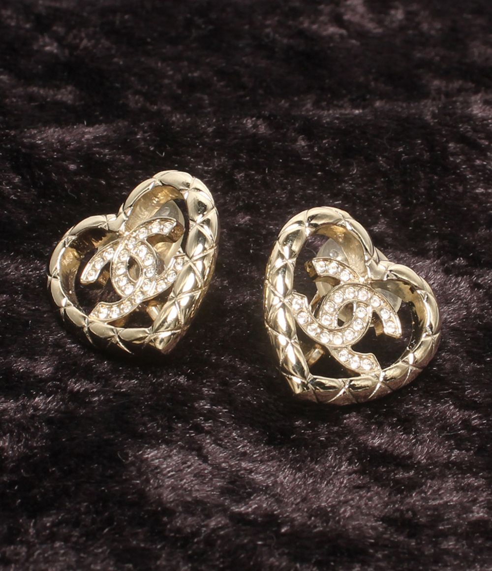 Chanel Earrings CC Logo Heart Motif — view 4