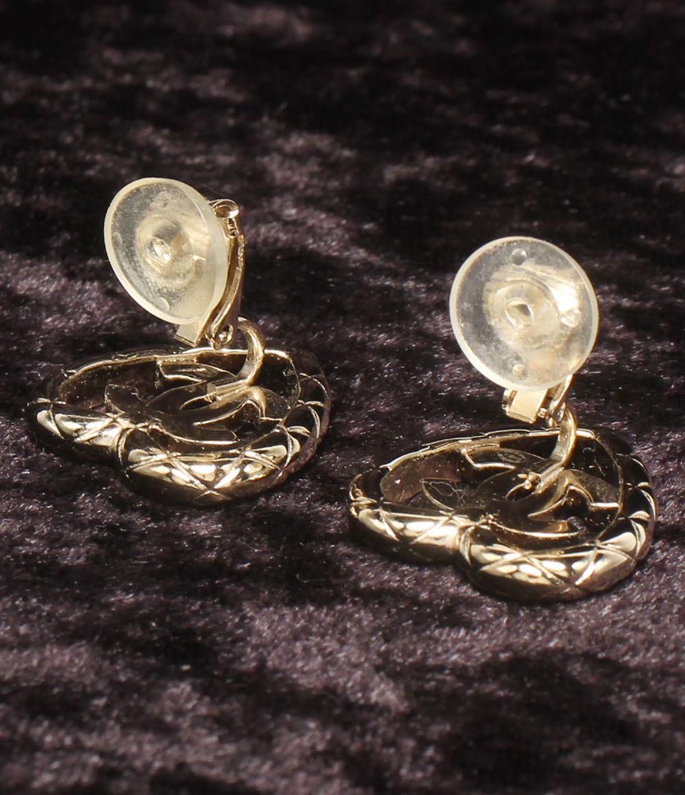Chanel Earrings CC Logo Heart Motif — view 5