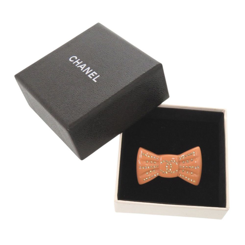 Chanel CC Logo Ribbon Motif Plastic Rhinestone Metal Salmon Pink Brooch — view 2