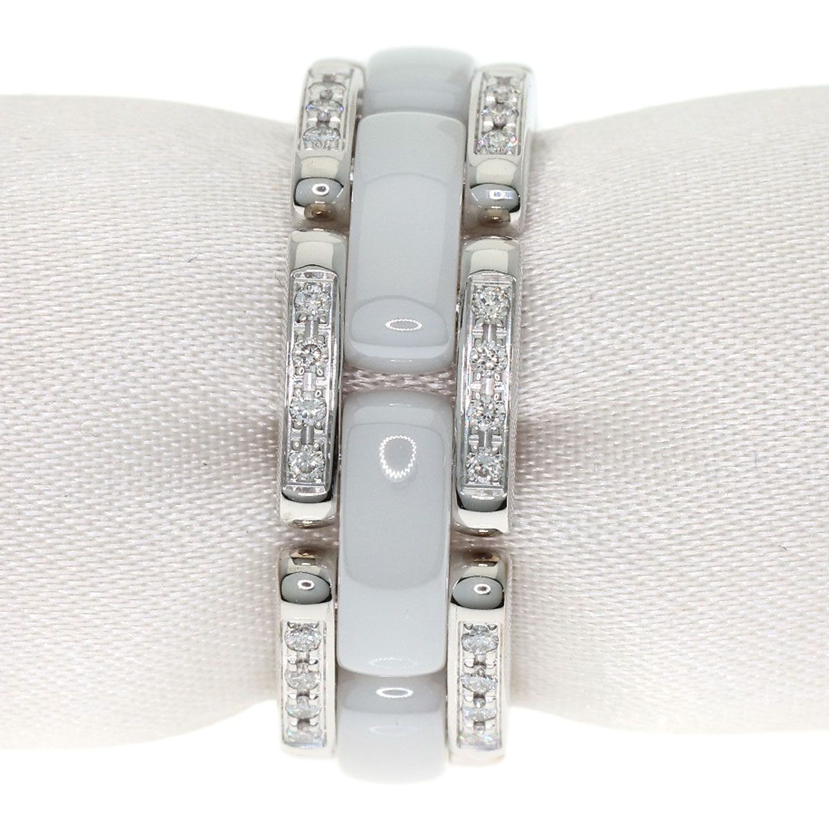 Chanel Ultra Diamond White Ceramic 53 Ring 18K Gold — view 3