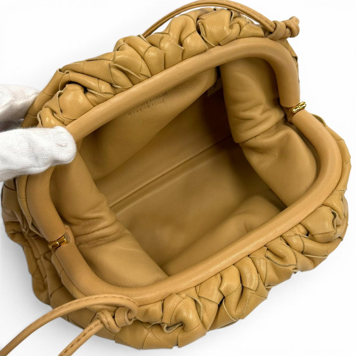 Bottega Veneta Intrecciato Mini the Pouch Leather Shoulder Bag Beige — view 4