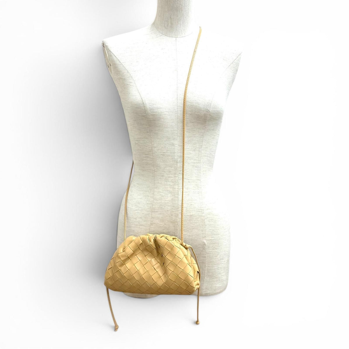 Bottega Veneta Intrecciato Mini the Pouch Leather Shoulder Bag Beige — view 5