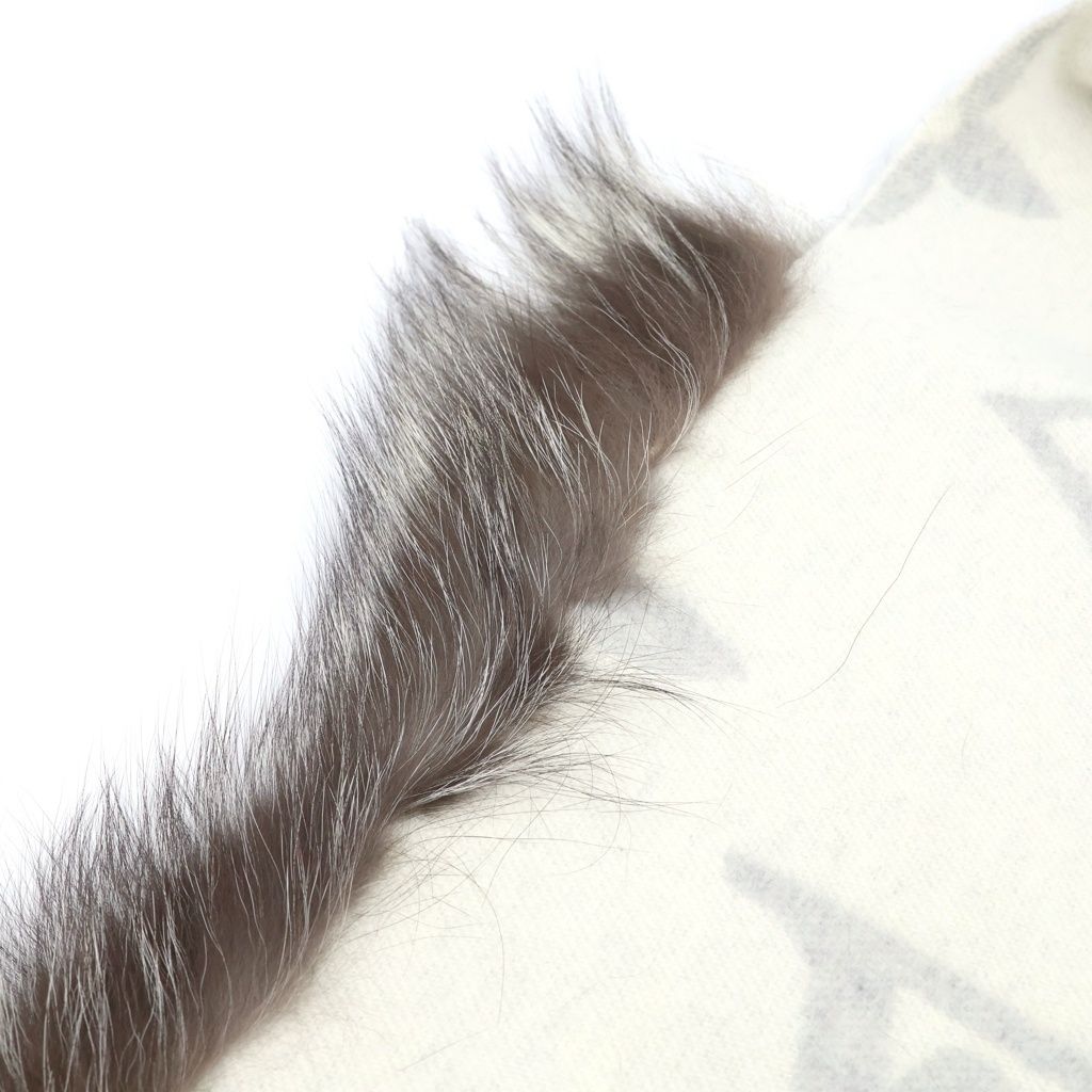 Louis Vuitton Echarpe Reykjavik Fur Gray Perlee Scarf Shawl Monogram Cashmere — view 4