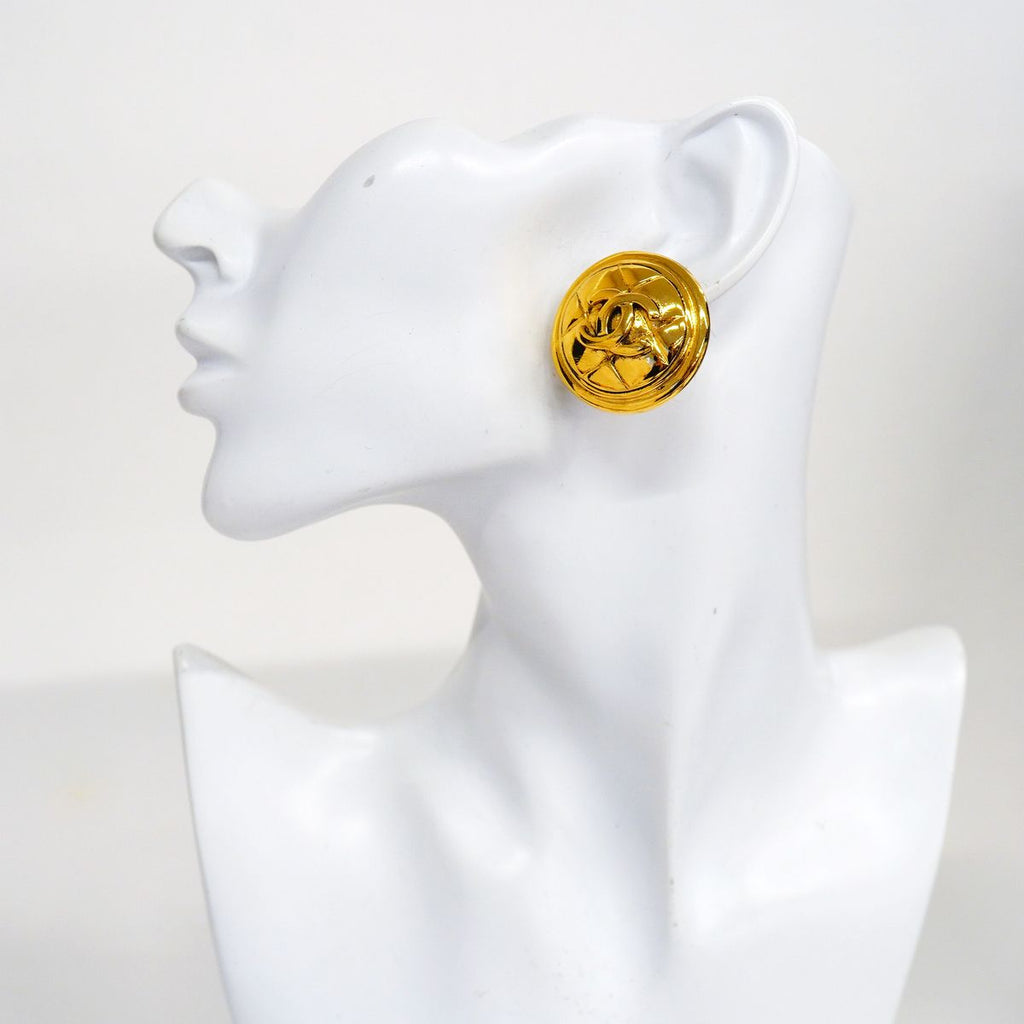 Chanel Earrings Vintage CC Logo Quilted Round Circle Gold Plated — view 5