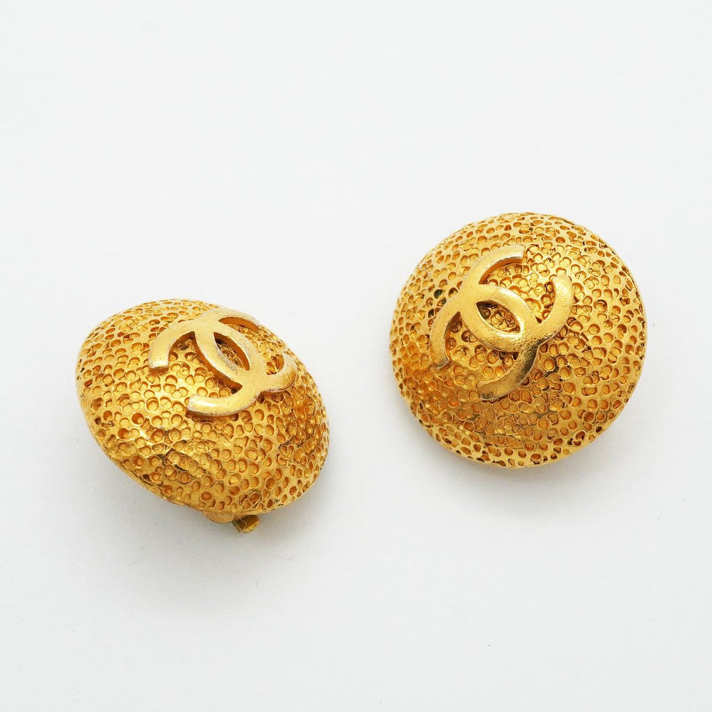 Chanel Earrings Vintage CC Logo Round Circle Gold Plated — view 2