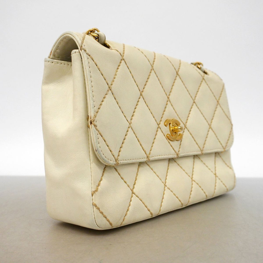 Chanel Shoulder Bag Wild Stitch Leather White Gold — view 2