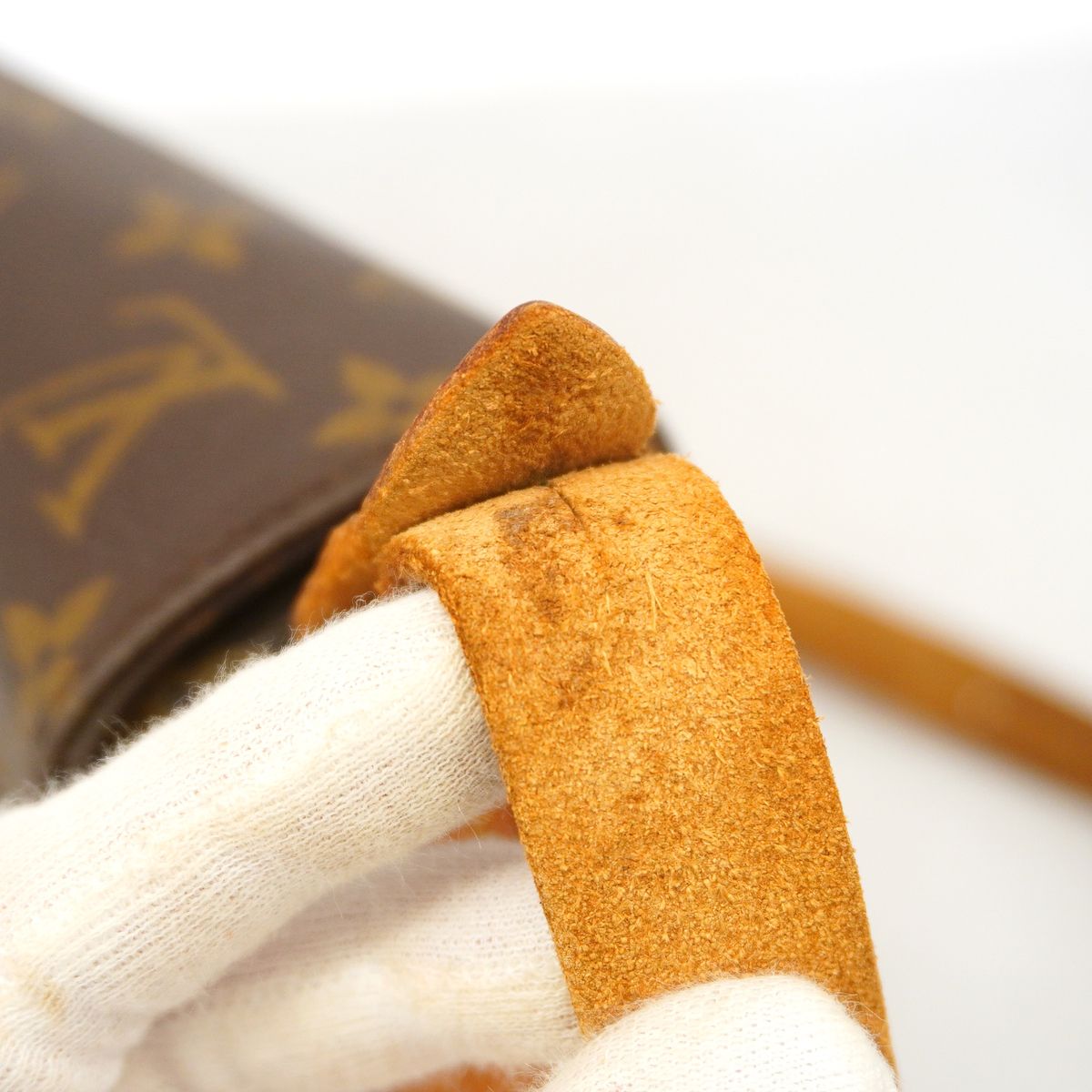 Louis Vuitton Shoulder Bag Monogram Cartouchiere MM Brown — view 7
