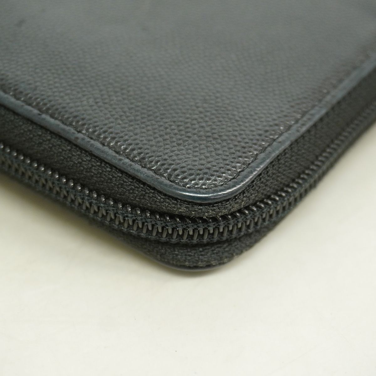 Chanel Wallet Caviar Leather Black Gold — view 6