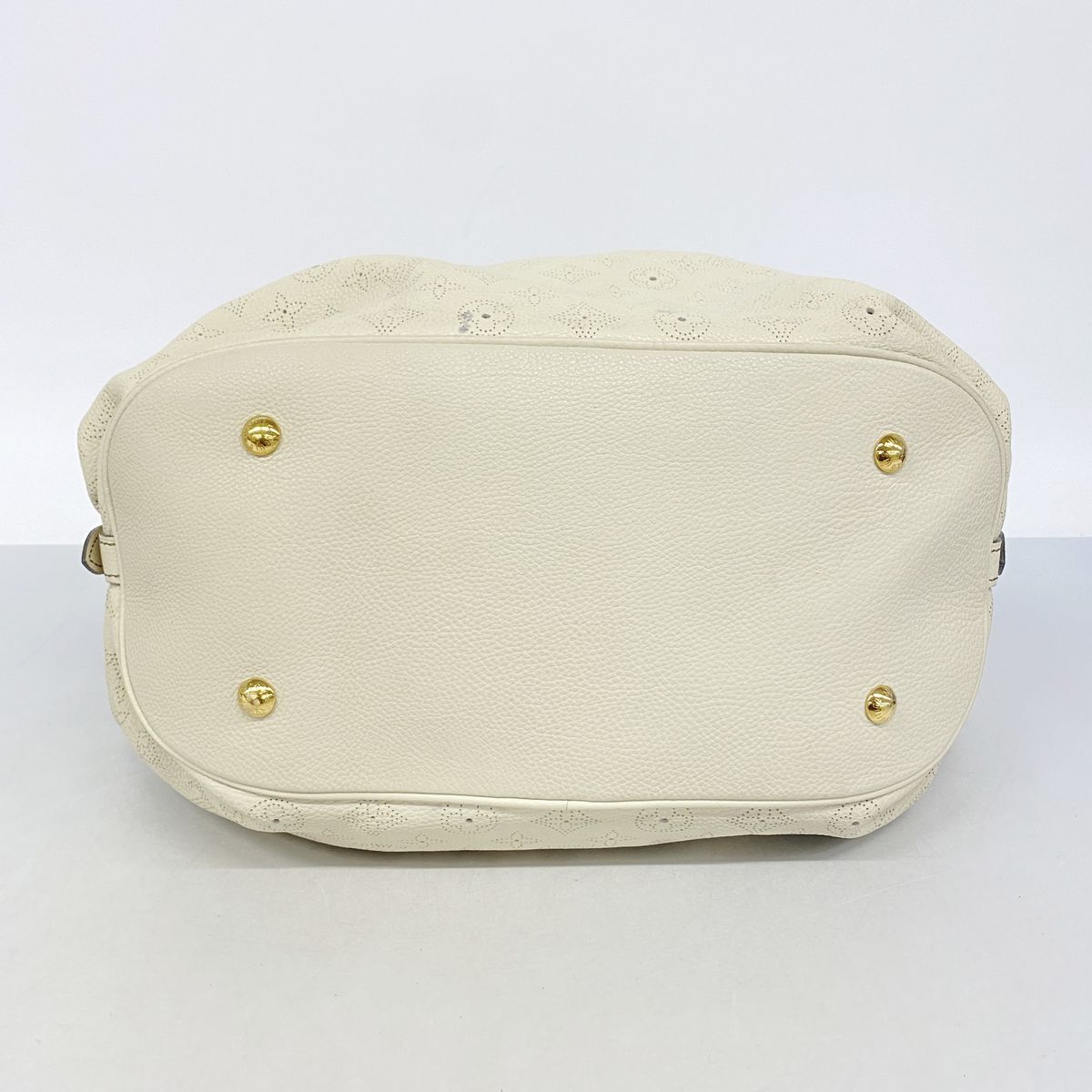 Louis Vuitton Handbag Mahina Neo L Blanc — view 3