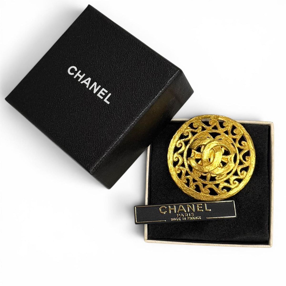 Chanel Vintage 95A CC Logo Brooch Gold — view 2