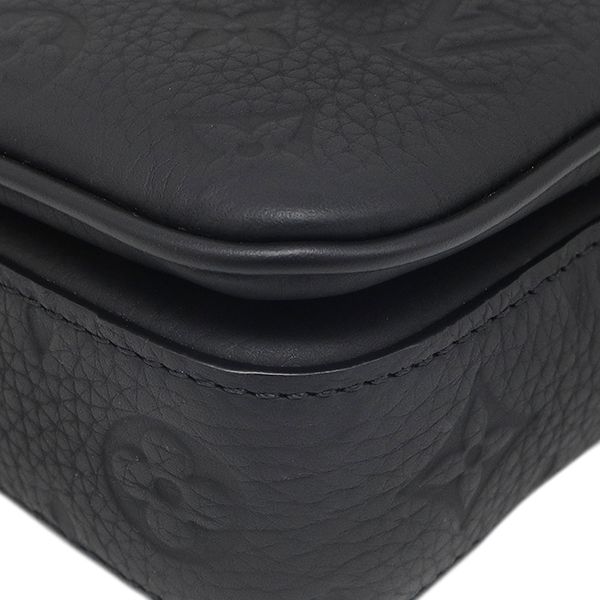 Louis Vuitton Shoulder Bag S Lock Vertical Wearable Wallet Leather Taurillon — view 4