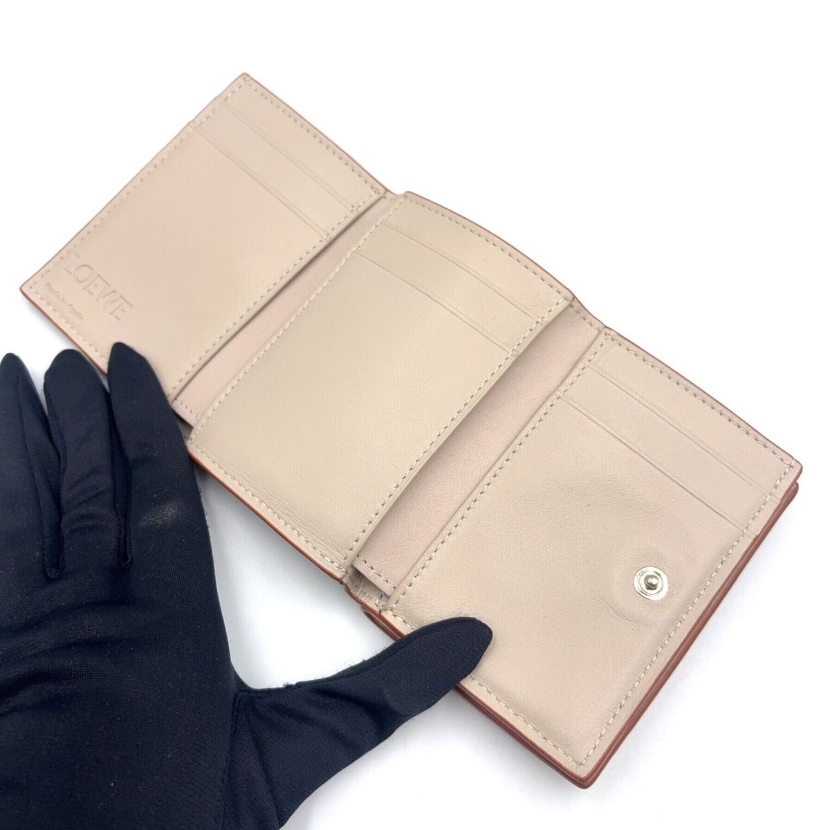 Loewe Anagram Trifold Leather Gray Beige Wallet Silver — view 3