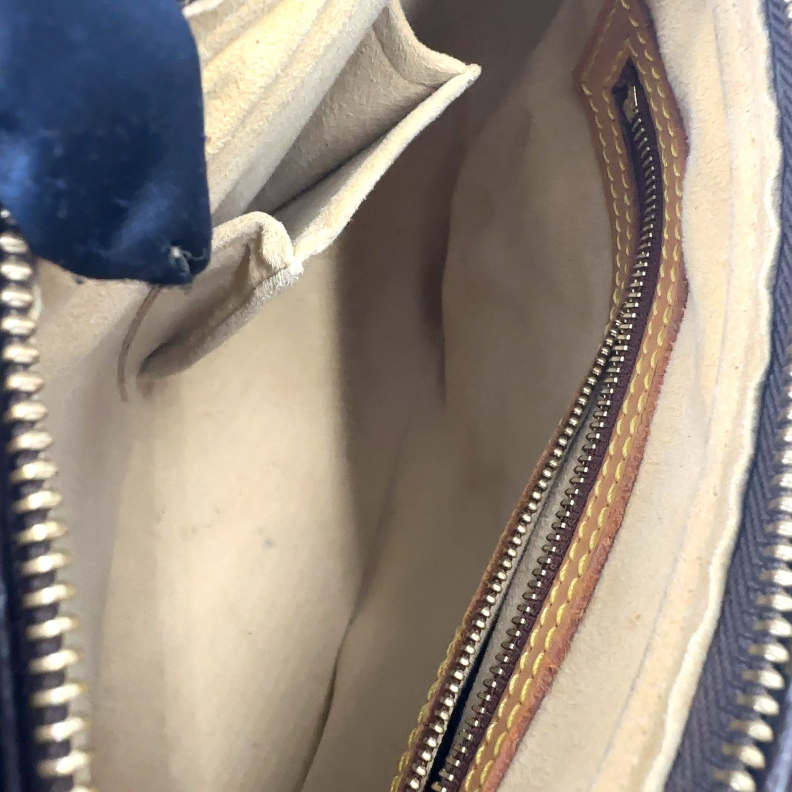 Louis Vuitton Looping MM Monogram Leather Brown Handbag Gold — view 7
