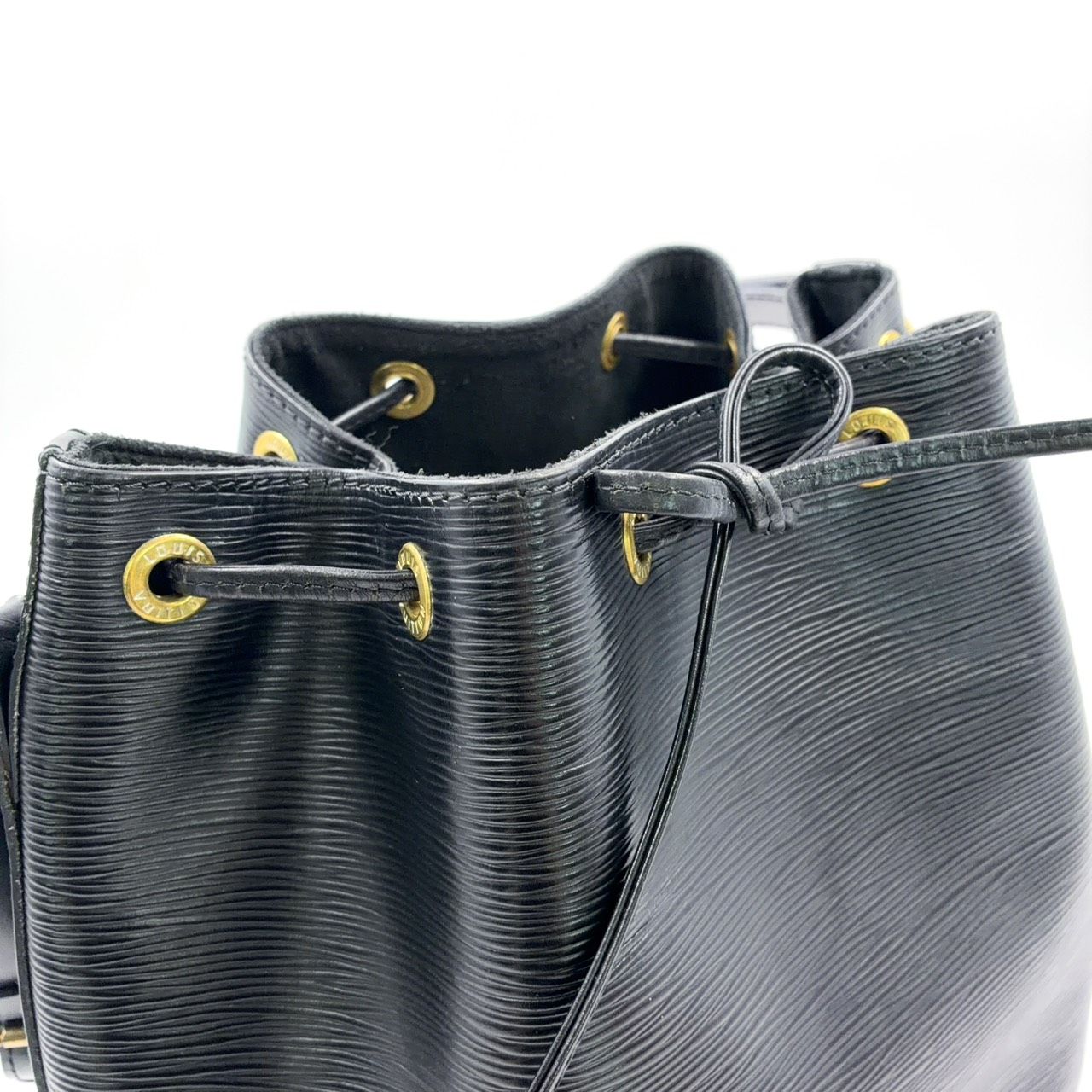 Louis Vuitton Noe Epi Noir Leather Black Shoulder Bag Gold — view 8