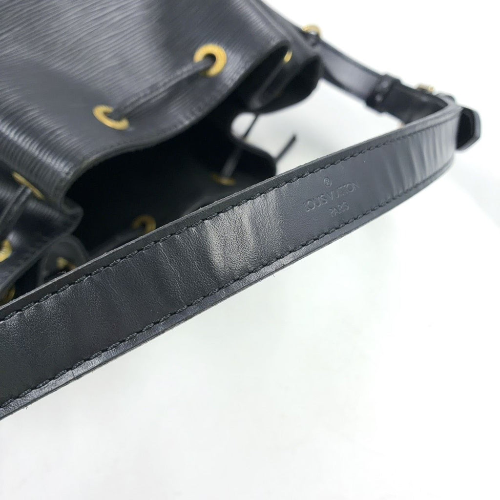 Louis Vuitton Noe Epi Noir Leather Black Shoulder Bag Gold — view 5